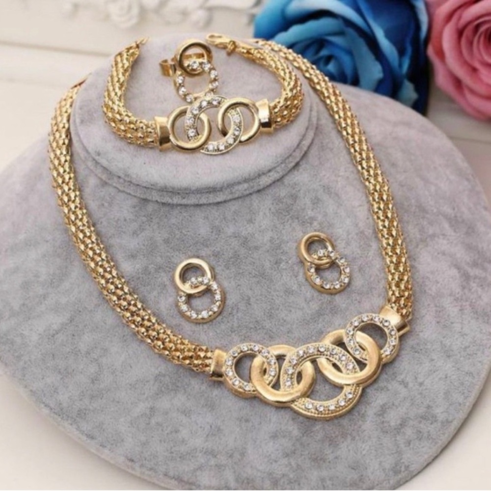 Fashion Women Necklace Bracelet Earrings Ring Set Jewelry Set -New - Picture 2 of 3